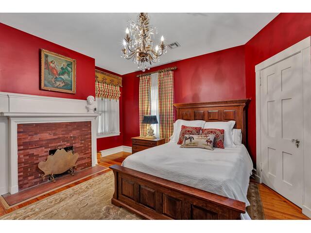 Photo of 571 E Main Street