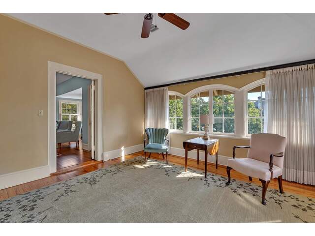 Photo of 571 E Main Street