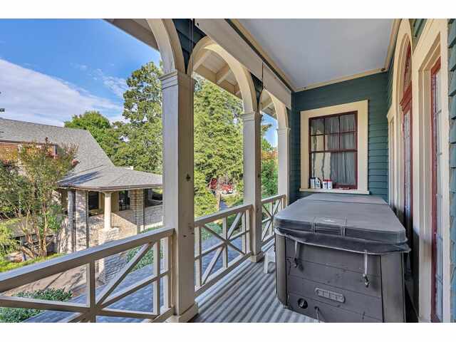 Photo of 571 E Main Street