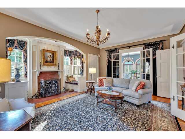 Photo of 571 E Main Street