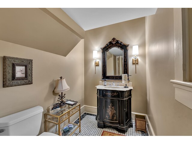 Photo of 571 E Main Street