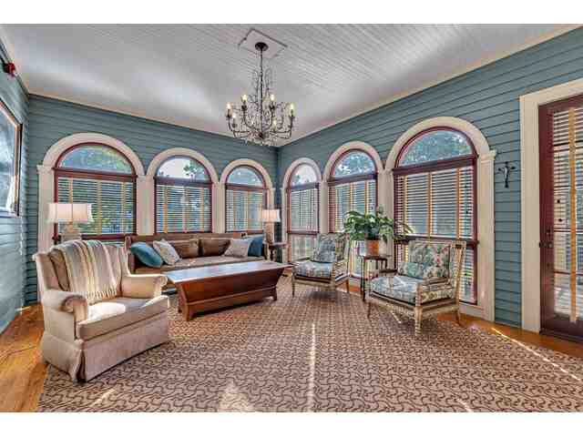 Photo of 571 E Main Street