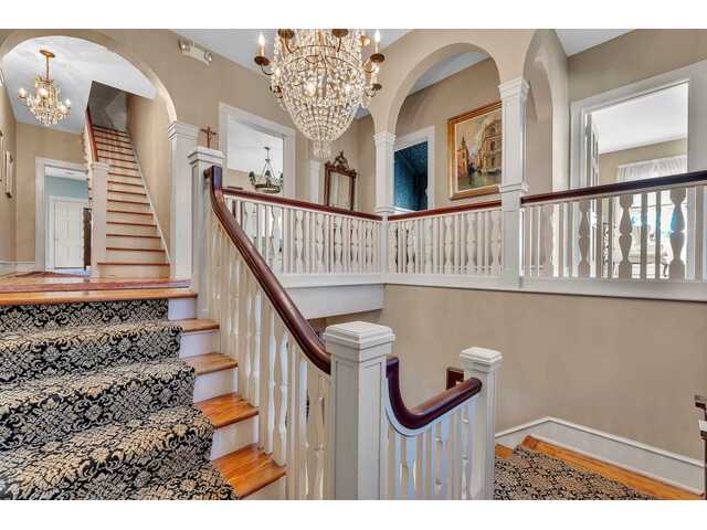 Photo of 571 E Main Street