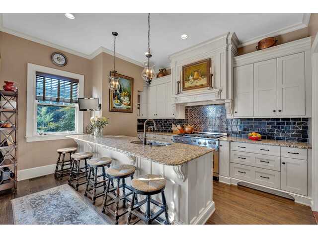 Photo of 571 E Main Street