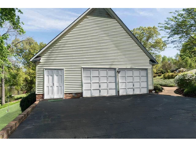 Photo of 317 E Killarney Lake