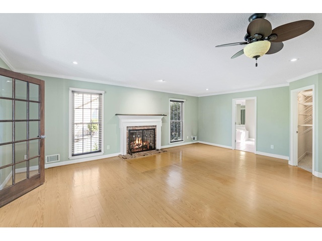 Photo of 317 E Killarney Lake