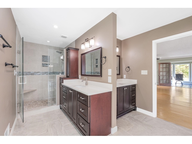 Photo of 317 E Killarney Lake