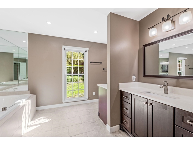 Photo of 317 E Killarney Lake