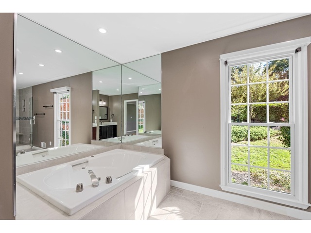 Photo of 317 E Killarney Lake