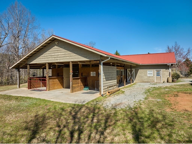 Photo of 226 John Smith Road