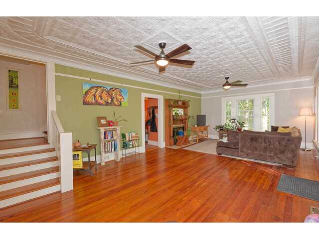 Photo of 700 N Trade Avenue