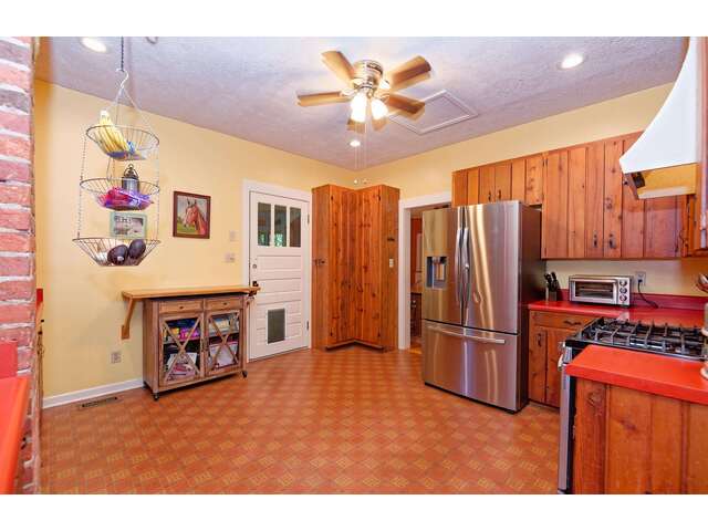 Photo of 700 N Trade Avenue