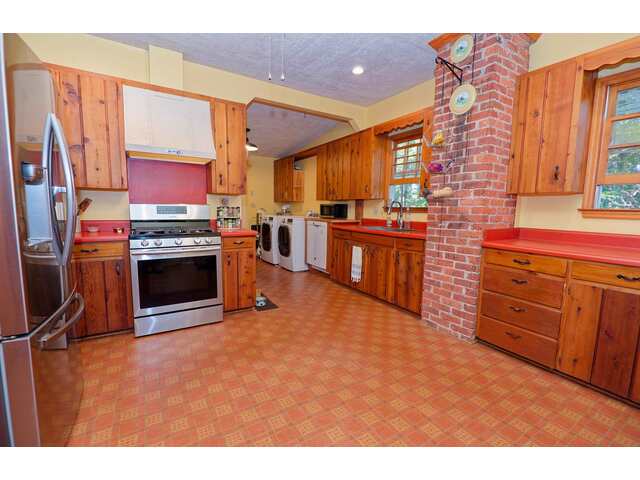 Photo of 700 N Trade Avenue