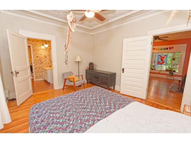 Photo of 700 N Trade Avenue