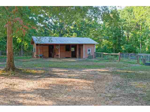 Photo of 700 N Trade Avenue