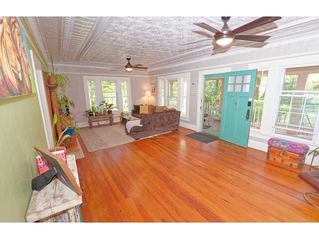 Photo of 700 N Trade Avenue