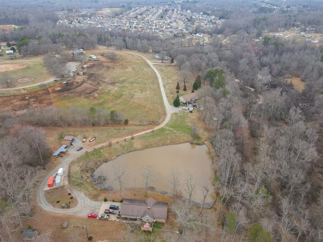 Photo of 166 Double Bridge Road