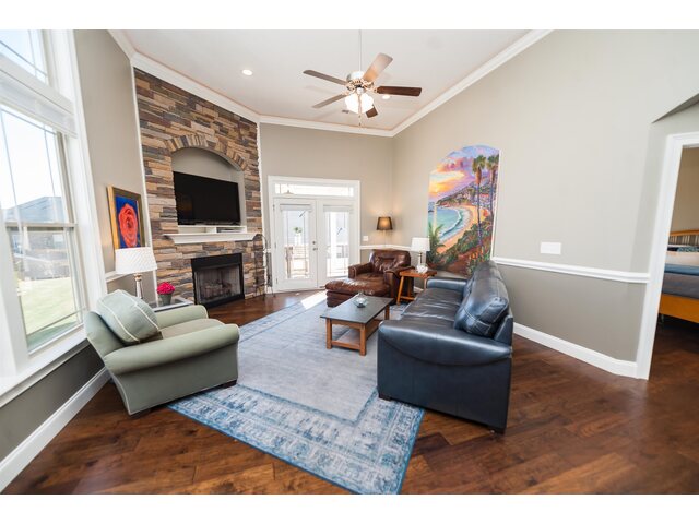 Photo of 824 Sterling Drive Photo of 824 Sterling Drive