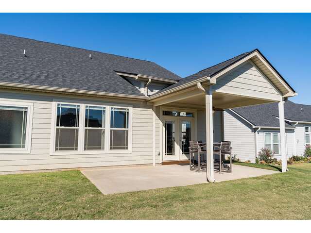 Photo of 824 Sterling Drive Photo of 824 Sterling Drive