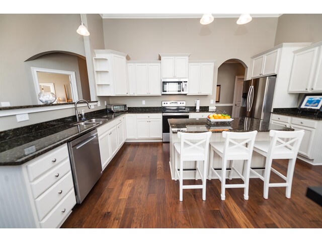 Photo of 824 Sterling Drive Photo of 824 Sterling Drive
