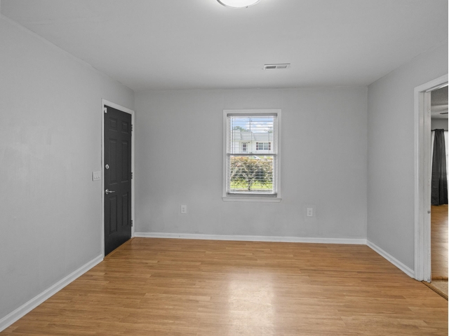 Photo of 102 Stoneledge Drive