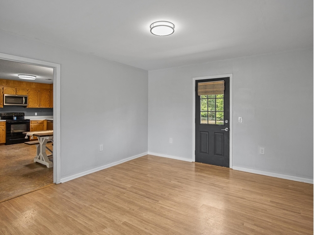 Photo of 102 Stoneledge Drive