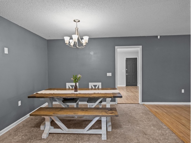 Photo of 102 Stoneledge Drive