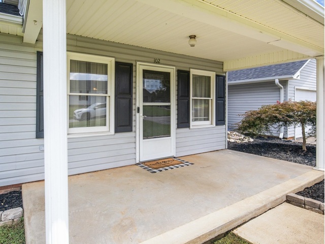 Photo of 102 Stoneledge Drive