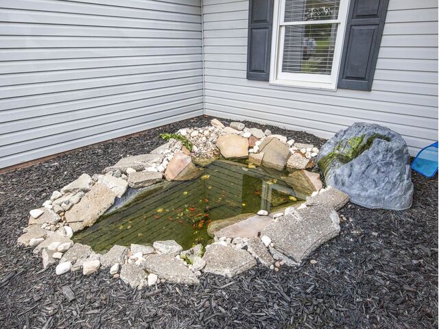 Photo of 102 Stoneledge Drive