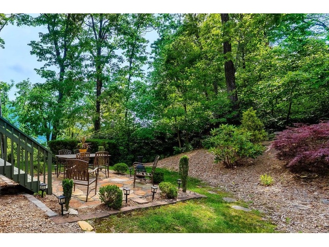 Photo of 387 Goodview Drive Photo of 387 Goodview Drive
