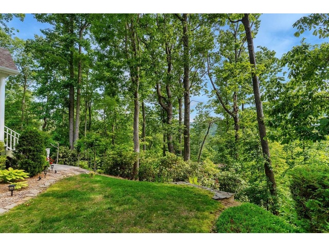Photo of 387 Goodview Drive Photo of 387 Goodview Drive