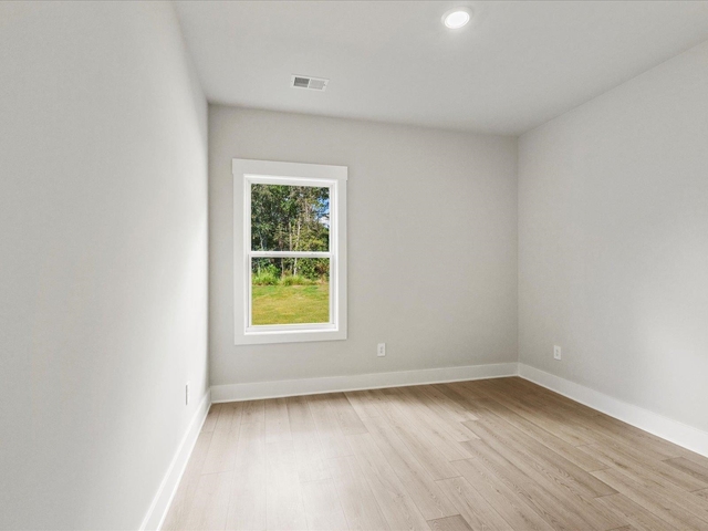 Photo of 312 Allingham Road Photo of 312 Allingham Road