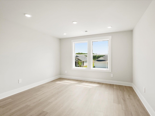 Photo of 312 Allingham Road Photo of 312 Allingham Road