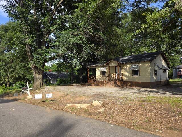 Photo of 238 Woodlawn Ave