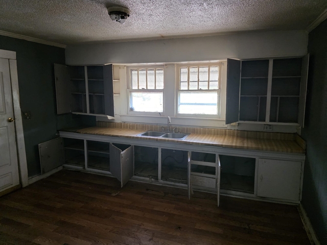 Photo of 238 Woodlawn Ave