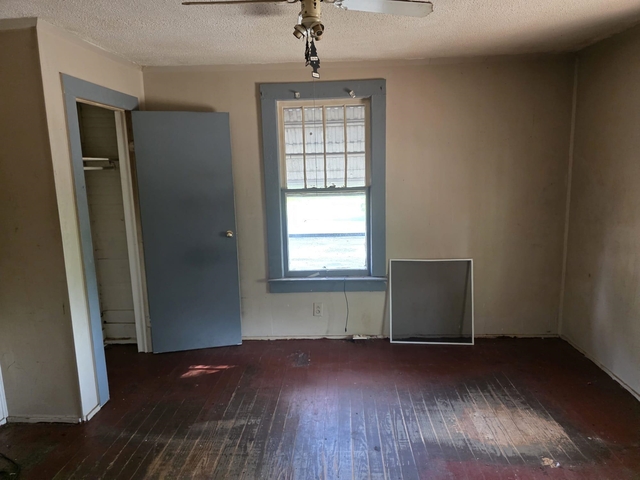 Photo of 238 Woodlawn Ave