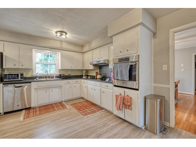 Photo of 335 Foxhall Road