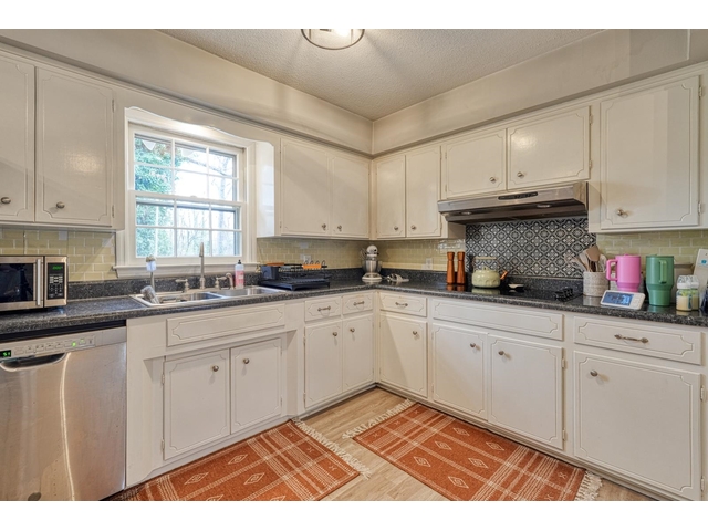 Photo of 335 Foxhall Road