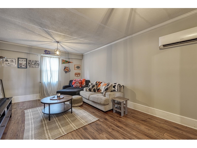 Photo of 335 Foxhall Road