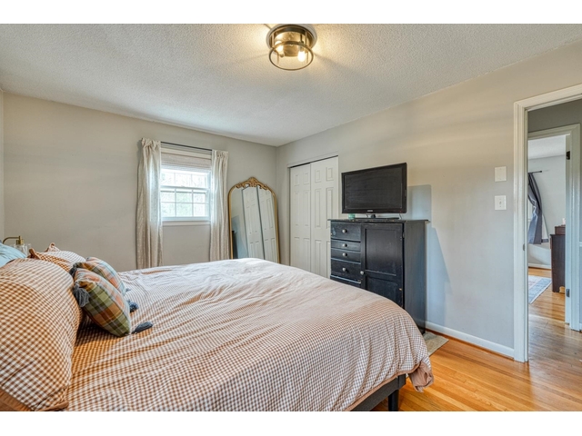 Photo of 335 Foxhall Road