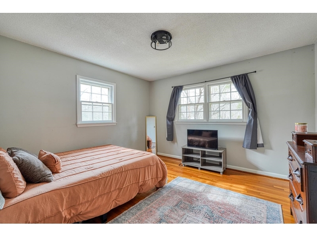 Photo of 335 Foxhall Road