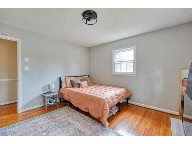 Photo of 335 Foxhall Road