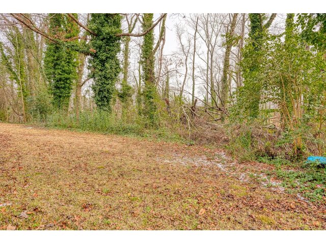 Photo of 335 Foxhall Road