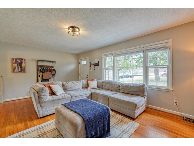 Photo of 335 Foxhall Road