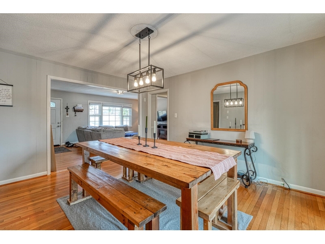 Photo of 335 Foxhall Road