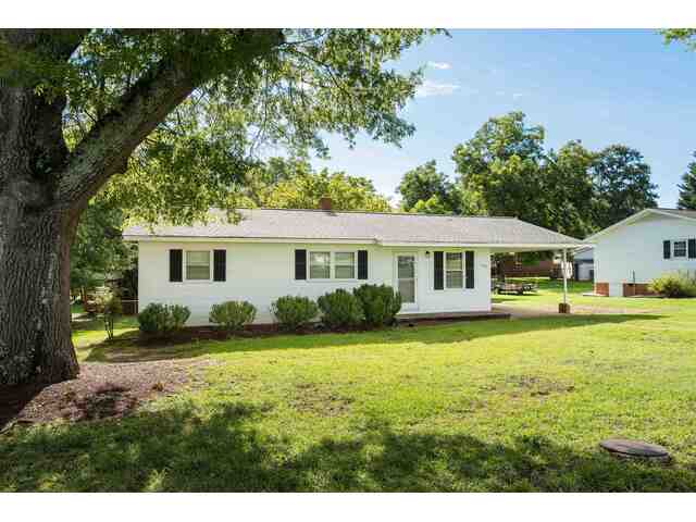 Photo of 106 Cloverdale Drive Photo of 106 Cloverdale Drive