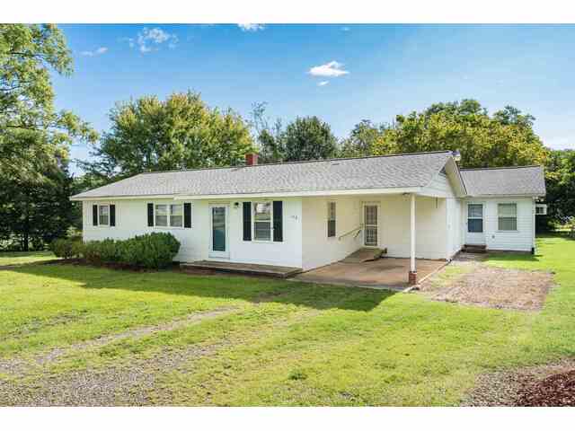 Photo of 106 Cloverdale Drive Photo of 106 Cloverdale Drive