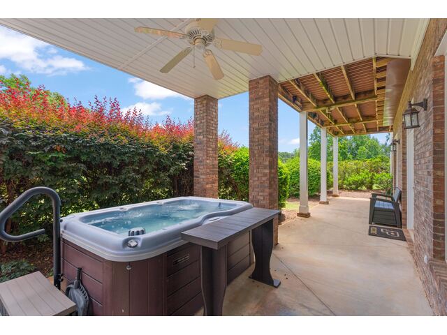 Photo of 404 N Tidewater Trail Photo of 404 N Tidewater Trail