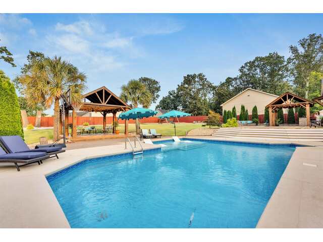 Photo of 380 Forrester Drive