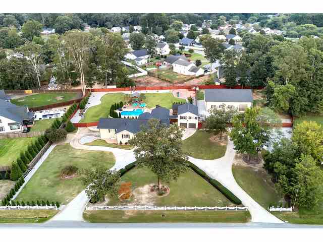 Photo of 380 Forrester Drive